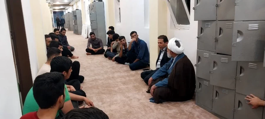 حضور مسئولین دانشگاه در سرای دانشجویی شهید حججی به منظور ارزیابی وضعیت سرای دانشجویی و بررسی مشکلات و نیازهای دانشجویان 4