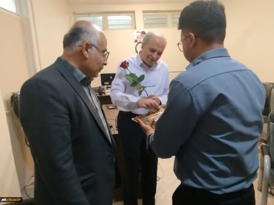 مراسم تقدیر از اساتید و معلمان و کارمندان پردیس شهید باهنر 2