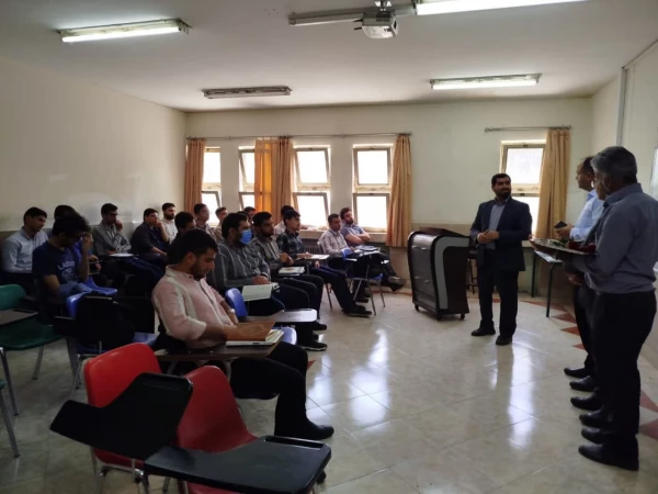 مراسم تقدیر از اساتید و معلمان و کارمندان پردیس شهید باهنر 5