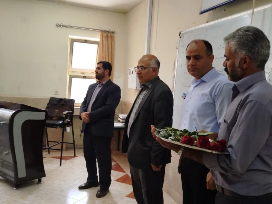 مراسم تقدیر از اساتید و معلمان و کارمندان پردیس شهید باهنر 6