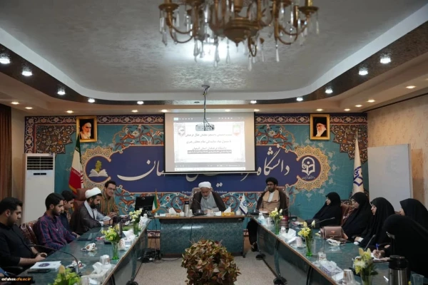 نشست پرسش و پاسخ تشکلهای دانشجویی با مسئول نهاد مقام معظم رهبری در دانشگاه فرهنگیان اصفهان 4