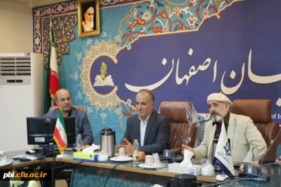 نشست صمیمی ریاست، مسئولین و دانشجویان دانشگاه فرهنگیان استان اصفهان با استاد برجسته هنر و نگارگری، استاد مجید صادق زاده
