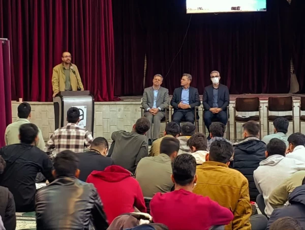 نشست دانشجویان نوورود رشته زیست شناسی و علوم تجربی با استادان گروه علوم پایه 3