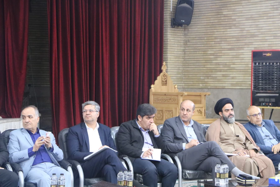 برگزاری مراسم پرسش و پاسخ دانشجویان با حضور رئیس و معاونان دانشگاه فرهنگیان استان اصفهان به مناسبت روز دانشجو 4